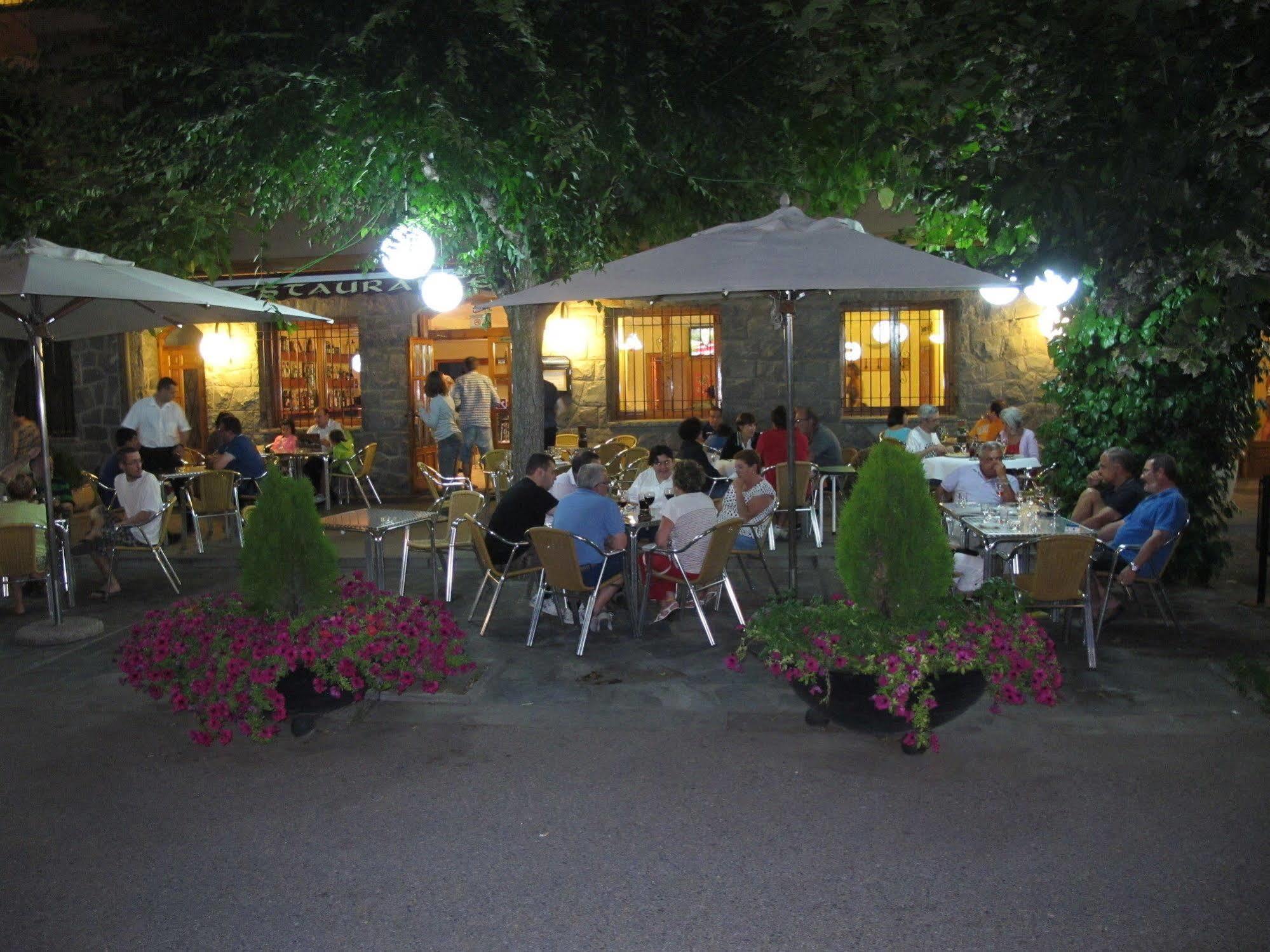 Hotel Turmo Labuerda Εξωτερικό φωτογραφία